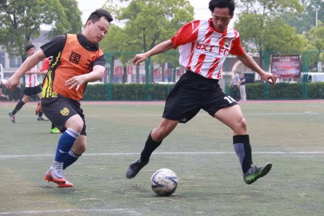 组图：世界杯-英格兰VS阿根廷 双方动作粗野屡爆冲突